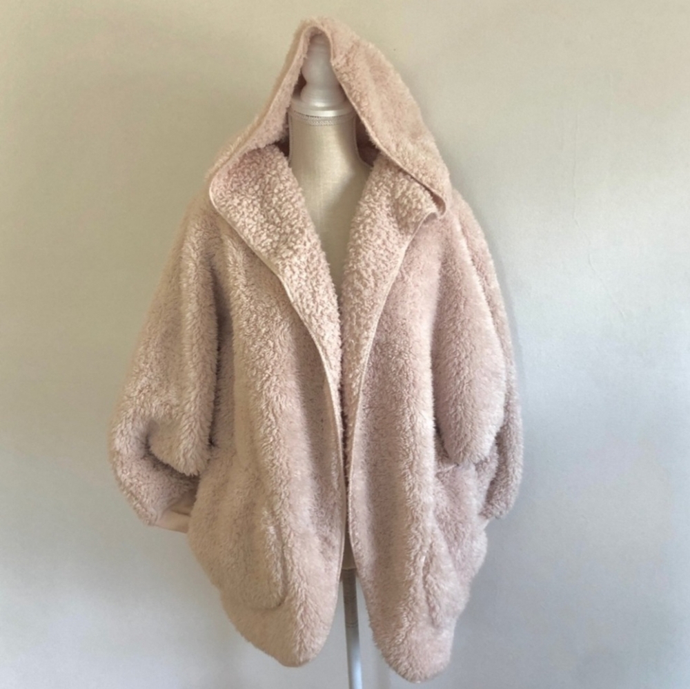 Nordic Beach . Sherpa Teddy Body Wrap Sweater